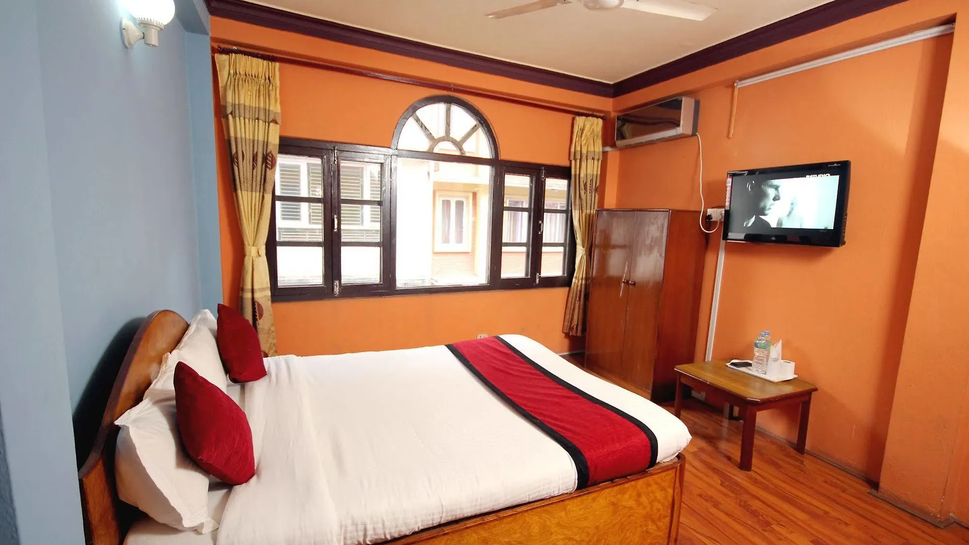 קטמנדו Hotel Holy Lodge 2*,  נפאל